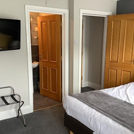 Jeffersons Hotel & Serviced Apartments (Adults Only) Barrow-in-Furness Szoba fotó