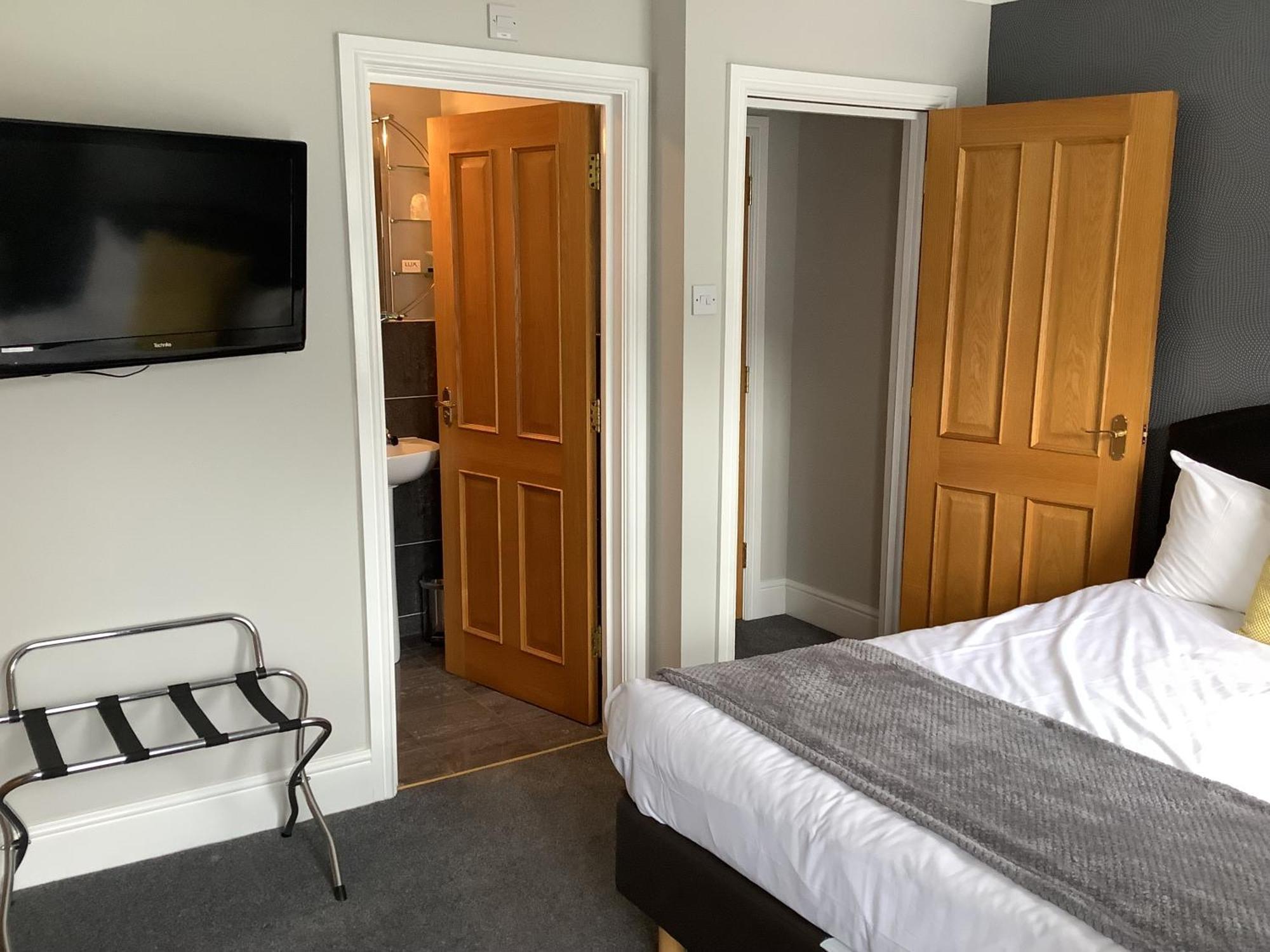 Jeffersons Hotel & Serviced Apartments (Adults Only) Barrow-in-Furness Szoba fotó